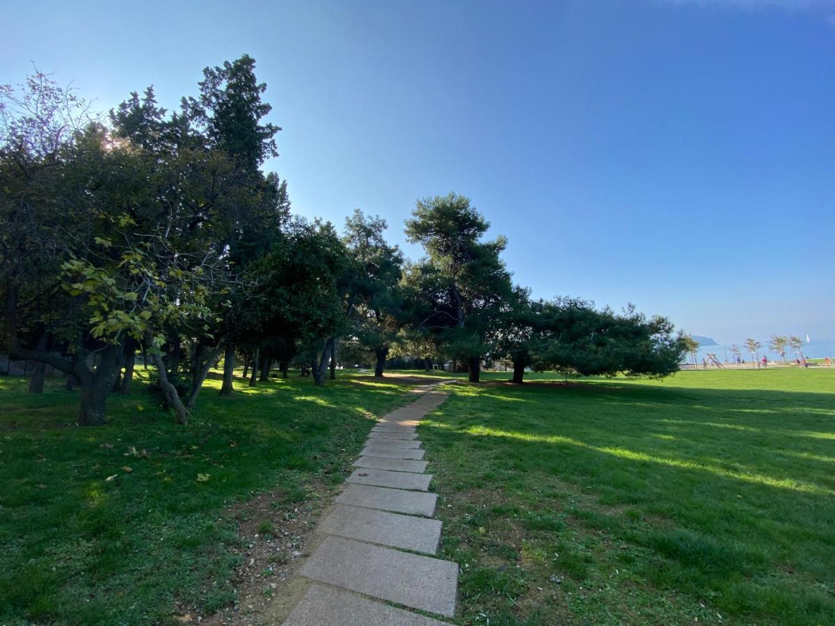 Apartma Sinitus Izola Exterior photo